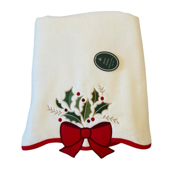 Wellesley Manor Christmas Decorative Bath Towel Embroidered Holly Red Bow New - Picture 12 of 16